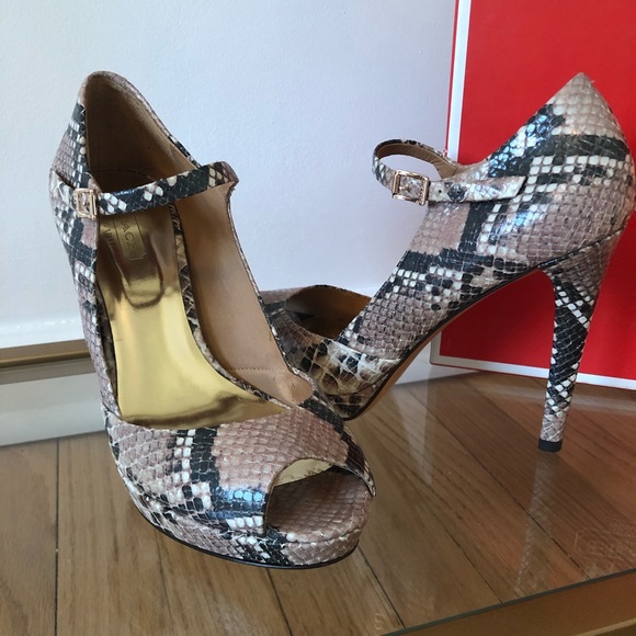 Coach Shawna Printed Snakeskin Leather heels - 7 - Picture 3 of 7